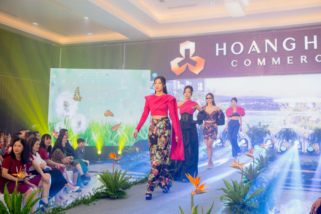 Mùa hoa Hoang Huy Commerce 3.jpg